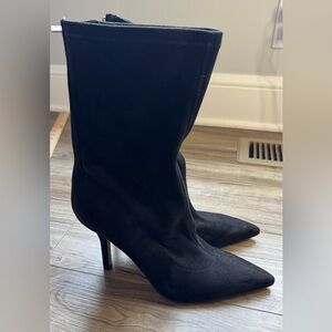 Marc Fisher MLBreezy Boots Black
Size 8.5 stiletto heels pointed toe